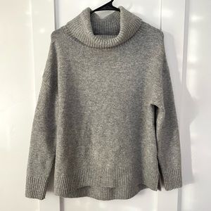 Old Navy Grey Turtleneck Sweater S